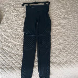 Spans faux leather quilted leggings, size small